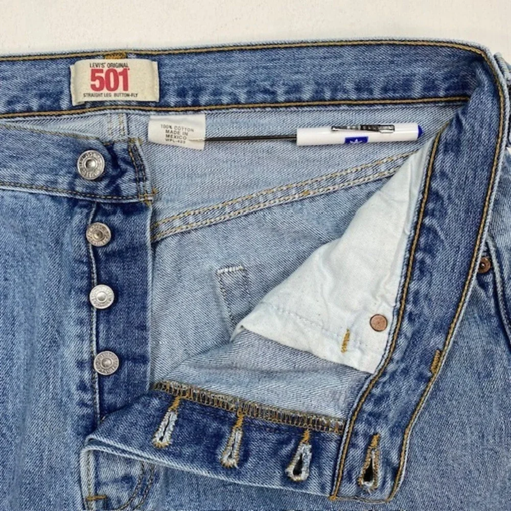 Levis 501 Original Mens 36x30 Medium Wash Blue Straight Leg Button Fly Jeans